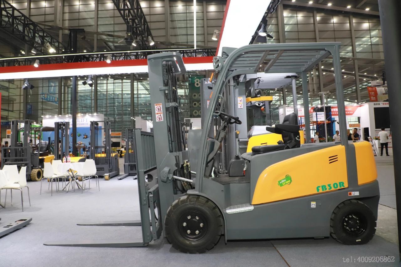 用精品連接客戶 | 西林叉車閃耀LogiMAT China 2024(圖7) 用精品連接客戶 | 西林叉車閃耀LogiMAT China 2024(圖7)